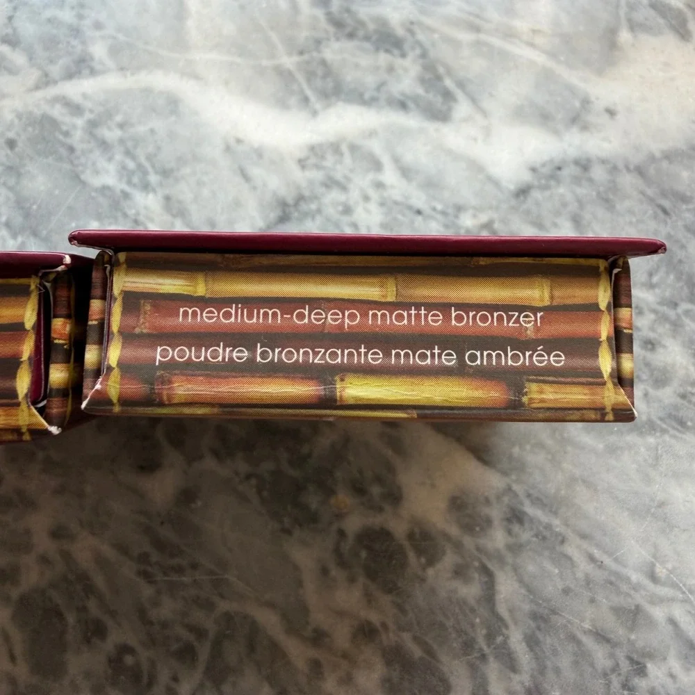 Benefit Hoola or Caramel Matte Bronzer